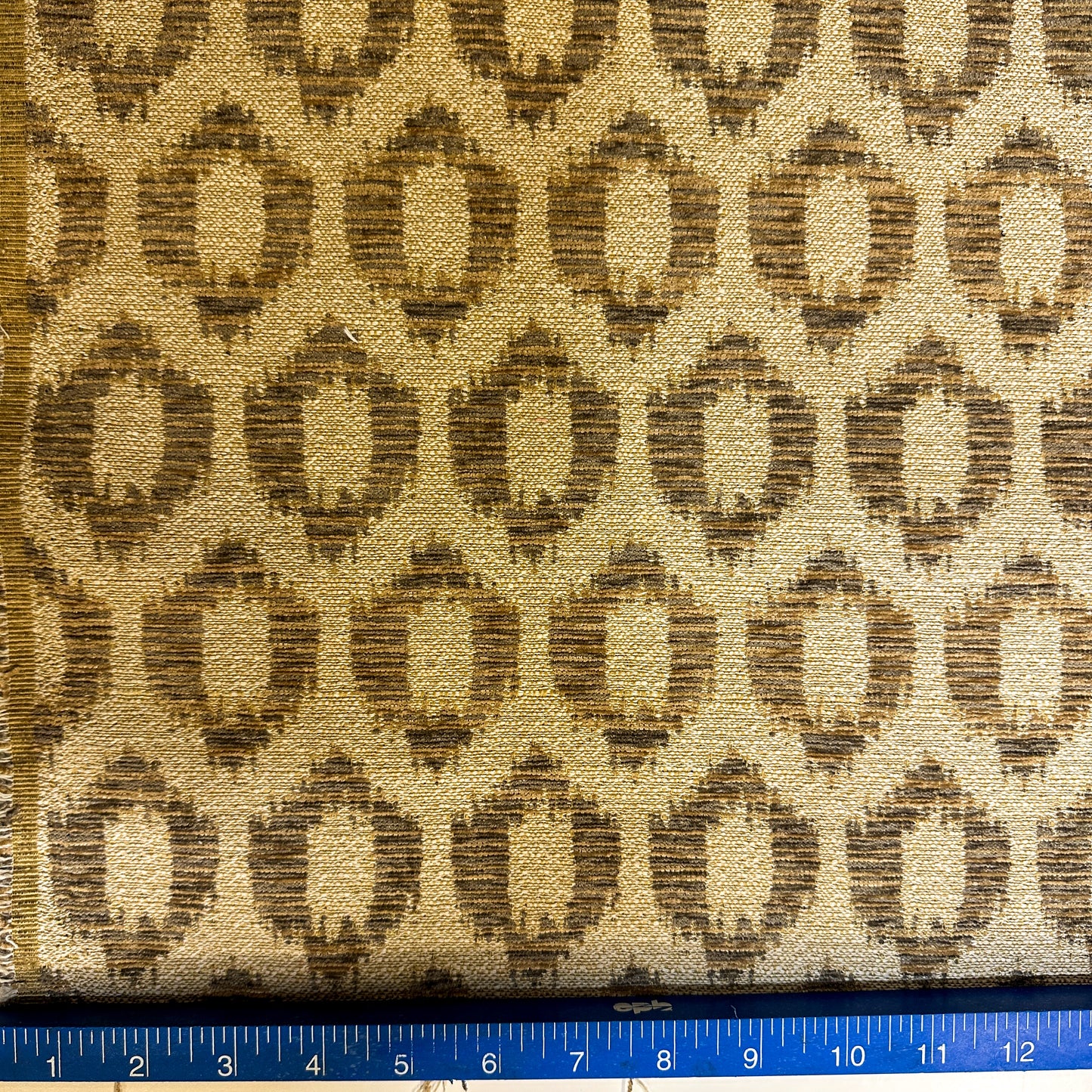 Heavy weight tan geometric