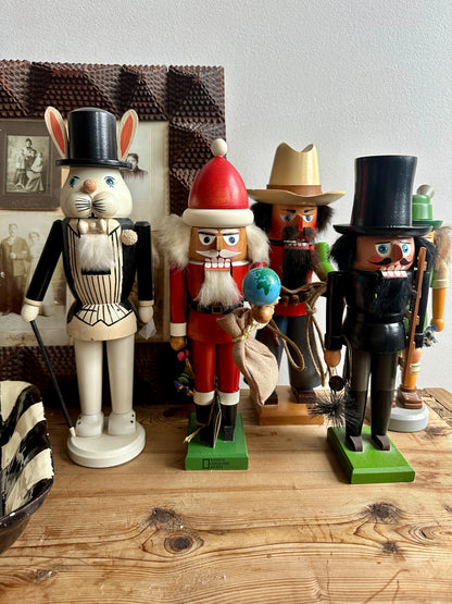 Erzgebirge Mr. Rabbit Nutcracker