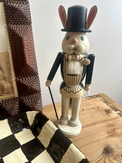 Erzgebirge Mr. Rabbit Nutcracker