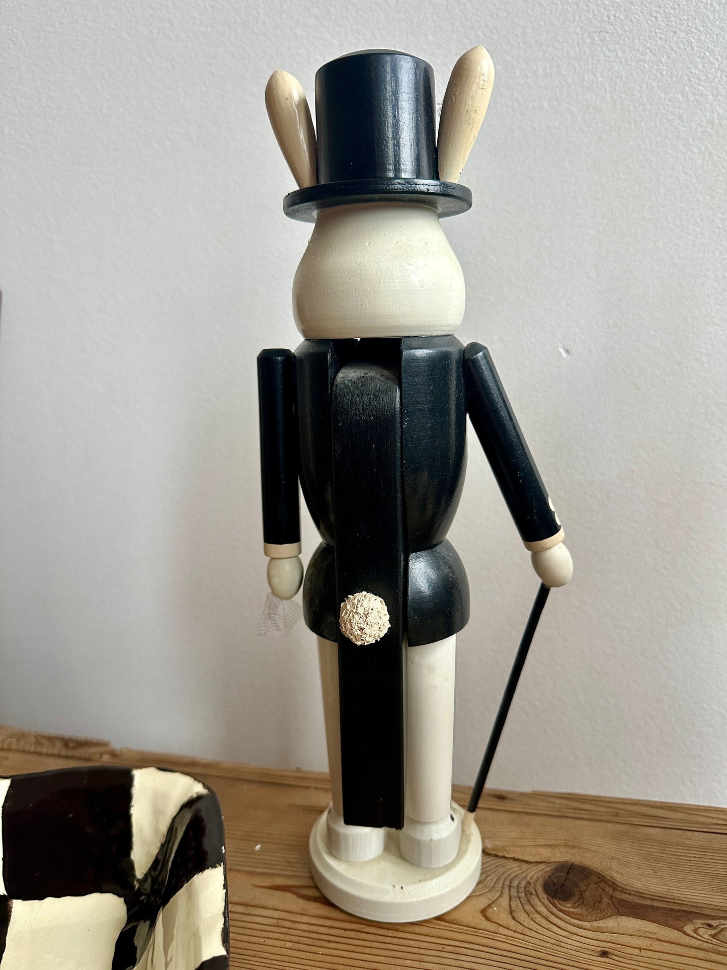Erzgebirge Mr. Rabbit Nutcracker